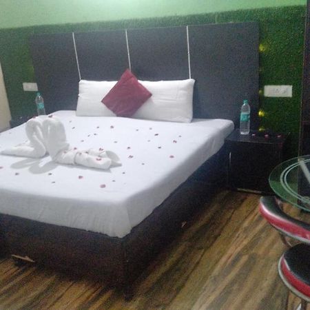 The Palm Tree -Family Stay Amritsar Exterior photo