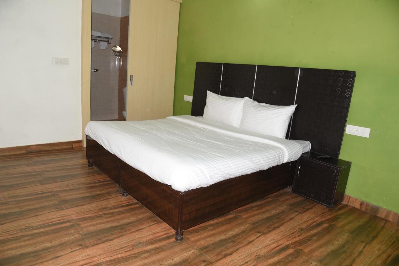 The Palm Tree -Family Stay Amritsar Exterior photo